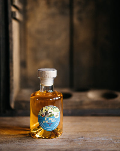 Korhaan-distilleerderij-hechtel-elixir-de-spiekelspade-likeur-handmade-in-belgium